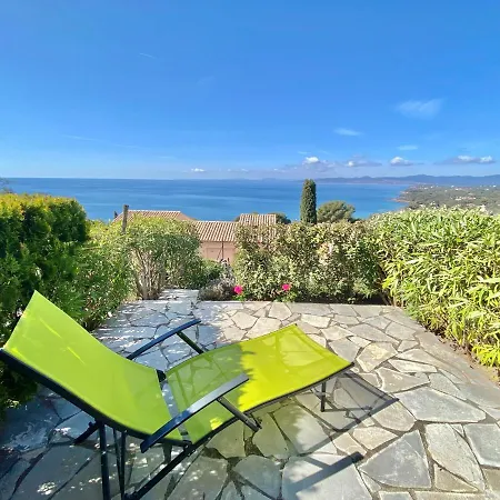 Yara Vue Mer Piscine 4pax 度假居 Saint-Raphaël